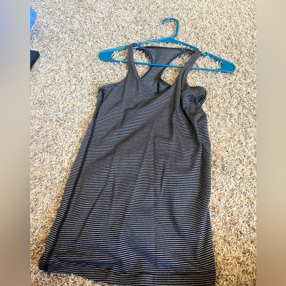 Lululemon top